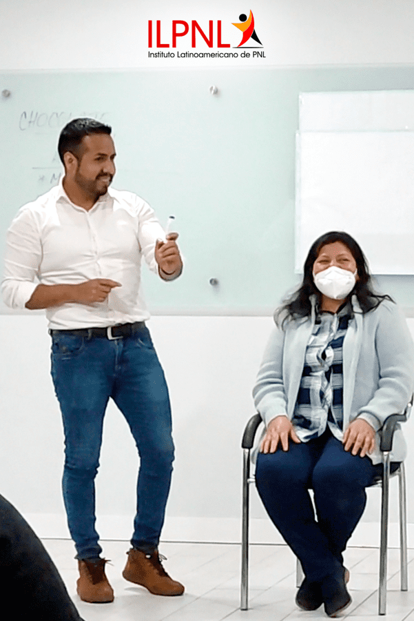 Grupo de personas en un taller